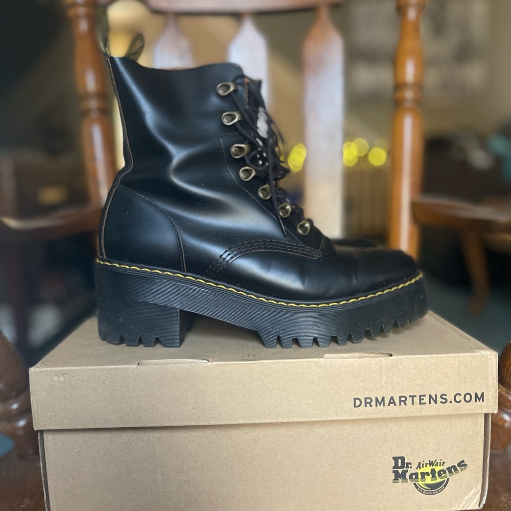 Dr Martens Leona Boot